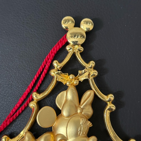 Disney’s Minnie Mouse 3-D Gold Ornament - Picture 5 of 15